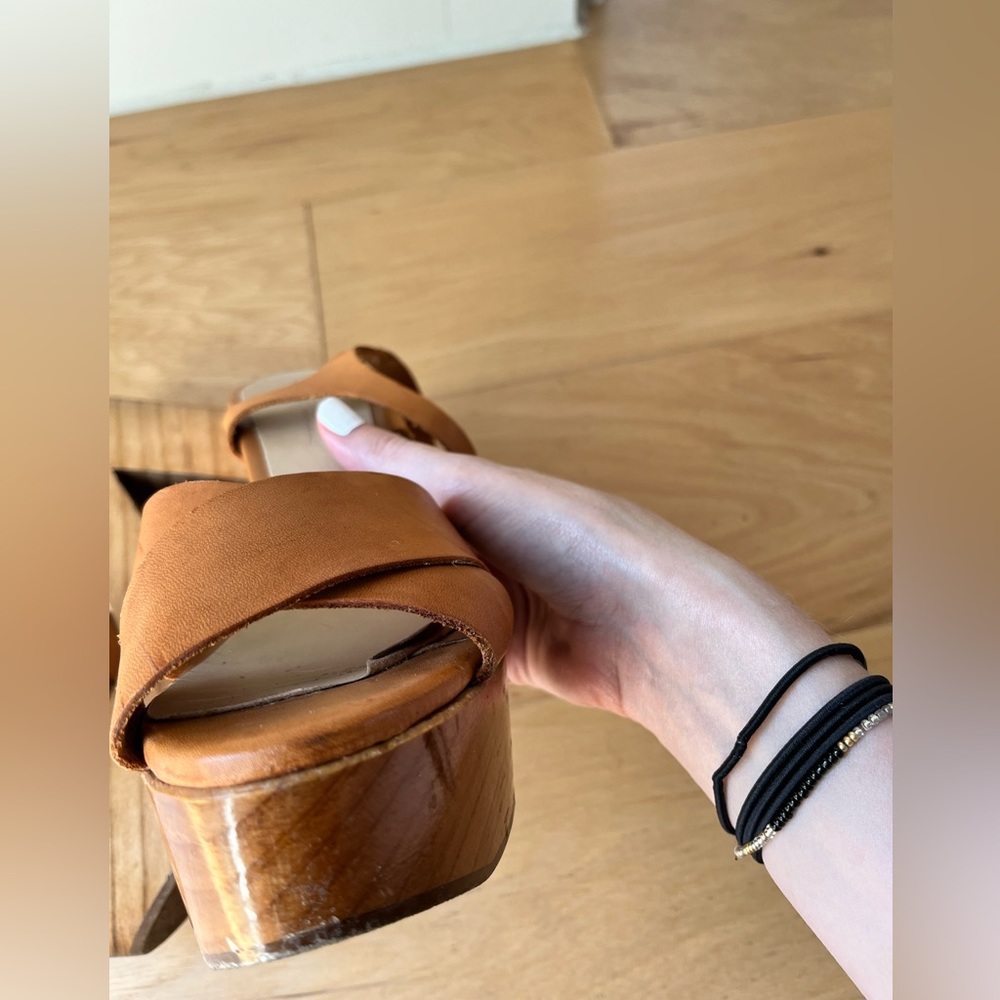Zara  vintage wooden platform leather tan sandals - Picture 5 of 8